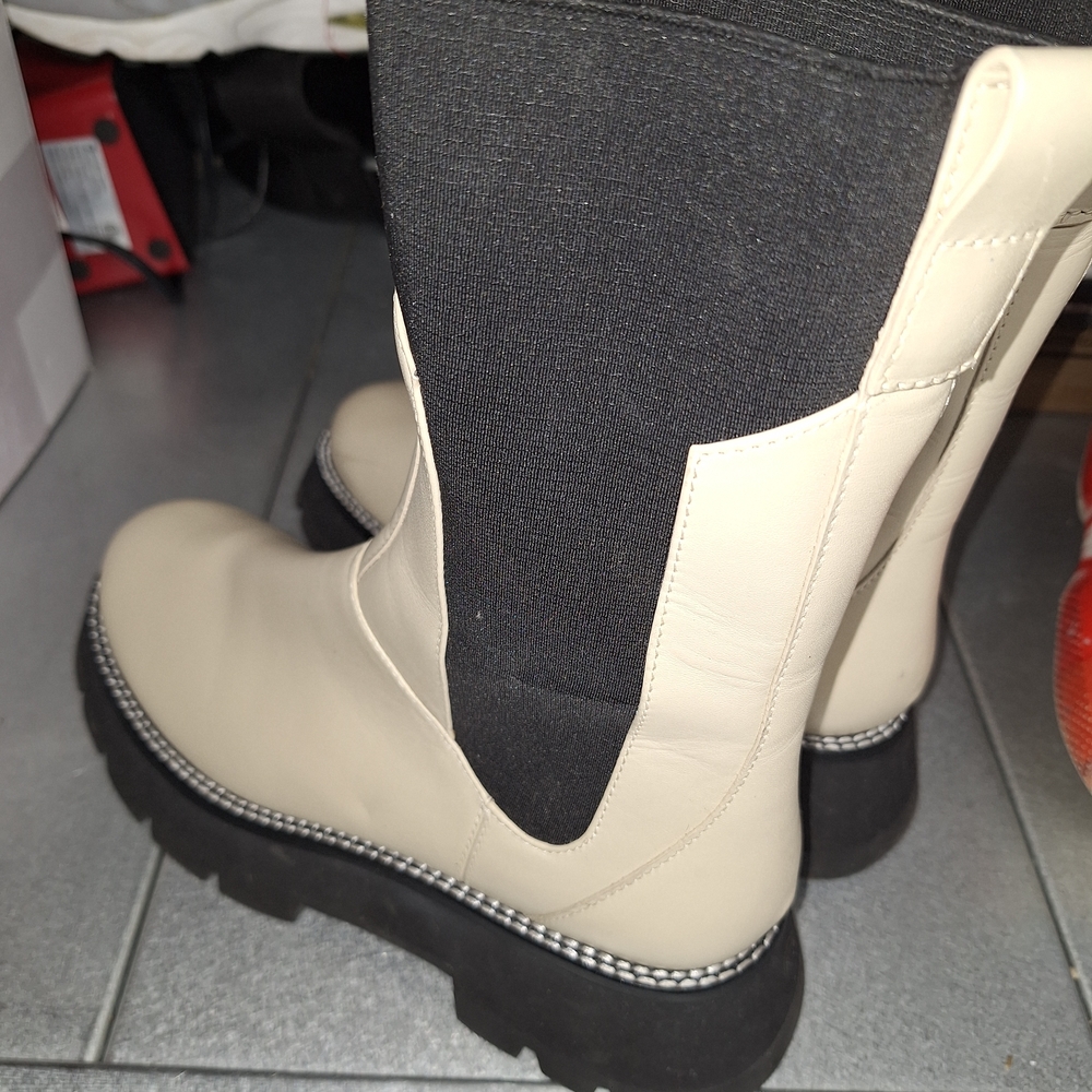 Stylish Cream Chelsea Boots - Picture 5 of 5